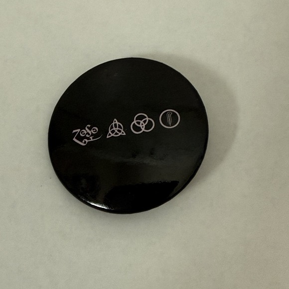 LED ZEPPELIN‎ BAND Badge - Lapel Enamel Pin ~ Robert Plant ~ Jimmy Page ~ Bonham - Picture 2 of 5